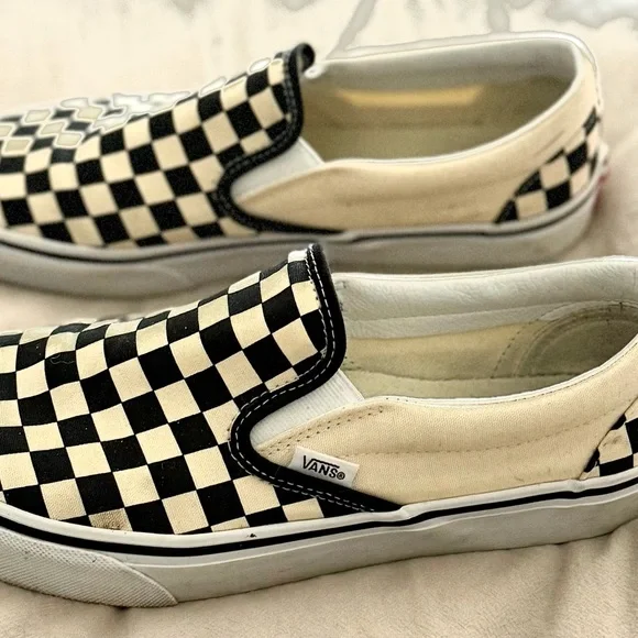 Vans Checkerboard Slip-On Sneakers - Black & White Men's 9.5 Women's 11 - Picture 2 of 6